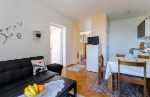 Galeriebild der Unterkunft Apartment in Novi Vinodolski 39124 in Novi Vinodolski