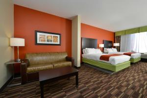 Ένα ή περισσότερα κρεβάτια σε δωμάτιο στο Holiday Inn Express Alva by IHG +21 φωτογραφίες