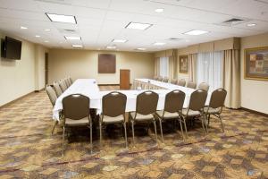 a conference room with a long table and chairs at Holiday Inn Express Hotel & Suites Lander by IHG in Lander +30 photos