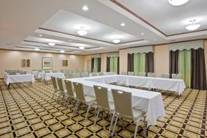 Konferenční prostory v ubytování Holiday Inn Express Hotel & Suites Dumas by IHG + 53 fotografií