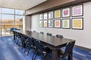 Foto de la galería de Holiday Inn Express & Suites - Kansas City - Lee's Summit, an IHG Hotel en Lees Summit