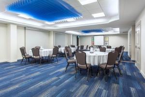 Konferenční prostory v ubytování Holiday Inn Express & Suites Mississauga-Toronto Southwest by IHG + 37 fotografií