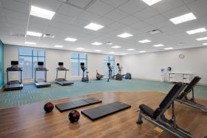 Fitness centrum a/nebo fitness zařízení v ubytování Holiday Inn Express & Suites Lubbock Central - Univ Area by IHG