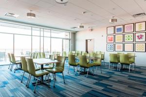 Gallery image of Holiday Inn Express & Suites Madison, an IHG Hotel in Madison
