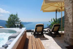 Φωτογραφία από το άλμπουμ του BnB Borgo le Vigne - La Vendemmia Only Adults σε Tignale