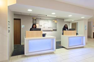 Holiday Inn Express & Suites Oakland - Airport, an IHG Hotel