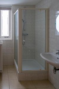Ванная комната в Nieuw: Kom in de Bedstee Uniek!