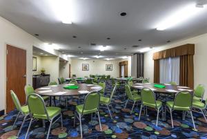 Gambar di galeri bagi Holiday Inn Express Hotel & Suites Edmond, an IHG Hotel di Edmond