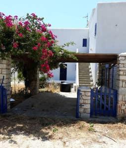 Imagine din galeria proprietății Village house in Paros în Drios