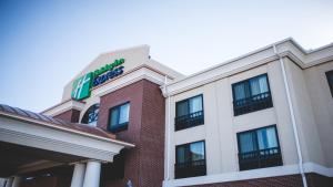 una representación del frente de un hotel en Holiday Inn Express & Suites Morton Peoria Area by IHG, en Morton