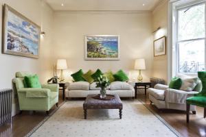 Gledhow Gardens by Onefinestay