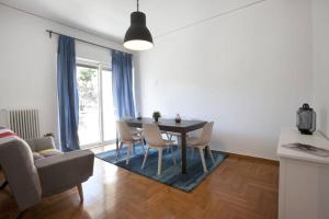 Fotografia z galérie ubytovania Palaio Faliro, A Bright and Spacious apartment v Aténach