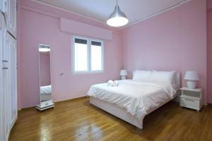 Fotografia z galérie ubytovania Palaio Faliro, A Bright and Spacious apartment v Aténach