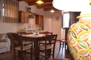 A kitchen or kitchenette at Serravalle Relais & Country Villa with private pool - Esclusive use