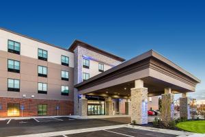 una representación de la parte delantera de un edificio hospitalario en Holiday Inn Express & Suites - Atchison, an IHG Hotel en Atchison