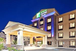 a rendering of the hampton inn suites niagara on the lake w obiekcie Holiday Inn Express Hotel & Suites Vancouver Mall-Portland Area, an IHG Hotel w mieście Vancouver