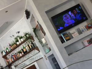 TV a/nebo společenská místnost v ubytování Beach Hotel Clerice