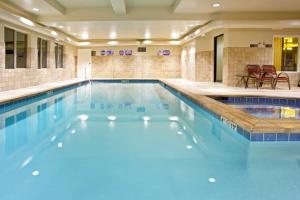 Swimming pool sa o malapit sa Holiday Inn Express & Suites Kanab, an IHG Hotel