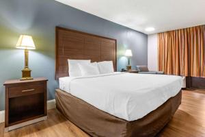 Ένα ή περισσότερα κρεβάτια σε δωμάτιο στο Econo Lodge Rock Hill Northeast