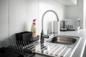 Kuchyňa alebo kuchynka v ubytovaní Apartament Nadbystrzycka no.14 + 33 fotografií
