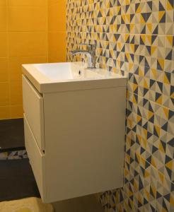 A bathroom at Sophie's Choice 2 a San Pietro