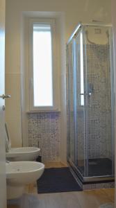 A bathroom at Sophie's Choice 2 a San Pietro