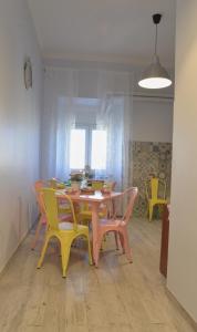 A seating area at Sophie's Choice 2 a San Pietro