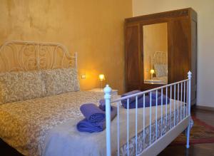 A bed or beds in a room at Sophie's Choice 2 a San Pietro