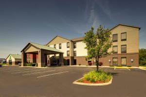 a parking lot in front of a building at Holiday Inn Express Hotel & Suites Lebanon by IHG in Lebanon