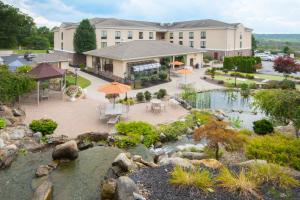 Afbeelding uit fotogalerij van Holiday Inn Express & Suites - Sharon-Hermitage, an IHG Hotel in West Middlesex