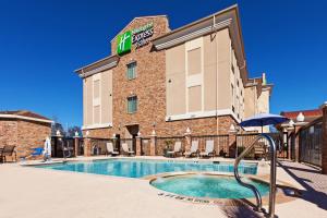 Gallery image of Holiday Inn Express Hotel & Suites Henderson - Traffic Star, an IHG Hotel in Henderson