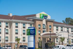 Gallery image of Holiday Inn Express and Suites Houston North - IAH Area, an IHG Hotel in Houston