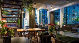 Posedenie v ubytovaní OXYGEN WRONIA - Browary Warszawskie - P&O Serviced Apartments