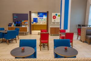 Posezení v ubytování Holiday Inn Express Hotel & Suites Pasco-TriCities by IHG