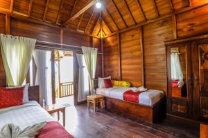 Gallery image of Swan Beach Inn in Nusa Penida