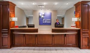 Fuajee või vastuvõtt majutusasutuses Holiday Inn Express & Suites - Pharr by IHG