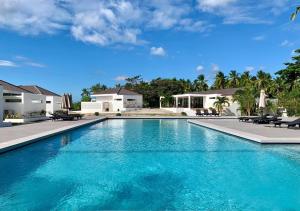Bazén v ubytování Cebu R Resort Tabuelan nebo v jeho okolí