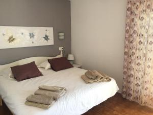 Apartamentos Encanto Del Mar客房内的一张或多张床位