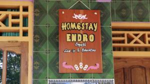 Certifikát, hodnocení, plakát nebo jiný dokument vystavený v ubytování Homestay ENDRO