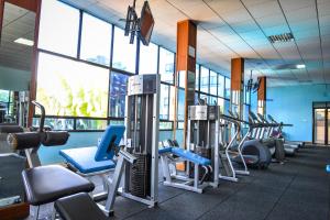 Fitness centrum a/nebo fitness zařízení v ubytování Merica Hotel