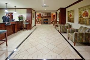 Area lobi atau resepsionis di Staybridge Suites Elkhart North, an IHG Hotel