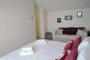 Superb 3 bedrooms Duplex Manilva, Aldea Hills, Castillo de ...
