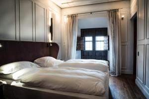 Postel nebo postele na pokoji v ubytování CoolRooms Palacio Villapanés 5 GL