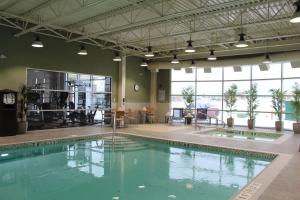 Swimming pool sa o malapit sa Holiday Inn Express & Suites Cold Lake, an IHG Hotel
