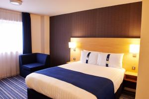 Holiday Inn Express Manchester Airport, an IHG Hotel