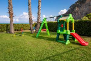 Lasten leikkialue majoituspaikassa Arcomagno Beach Resort