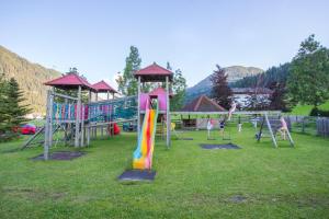 Herní místnost nebo prostor pro děti v ubytování Alpenchalets Flachauer Gutshof