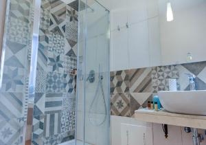 A bathroom at Antica Quercia Villa & Spa