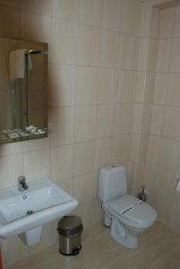 Koupelna v ubytování Shato Paradis Hotel