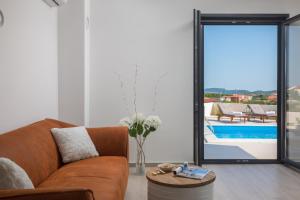 Fotografia z galérie ubytovania Villa Vodice with TWO POOLS v destinácii Vodice